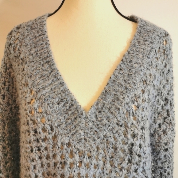 White House Black Market V-Neck Sequined Open Weave Lt Blue Sweater  - Sz L - Picture 6 of 13